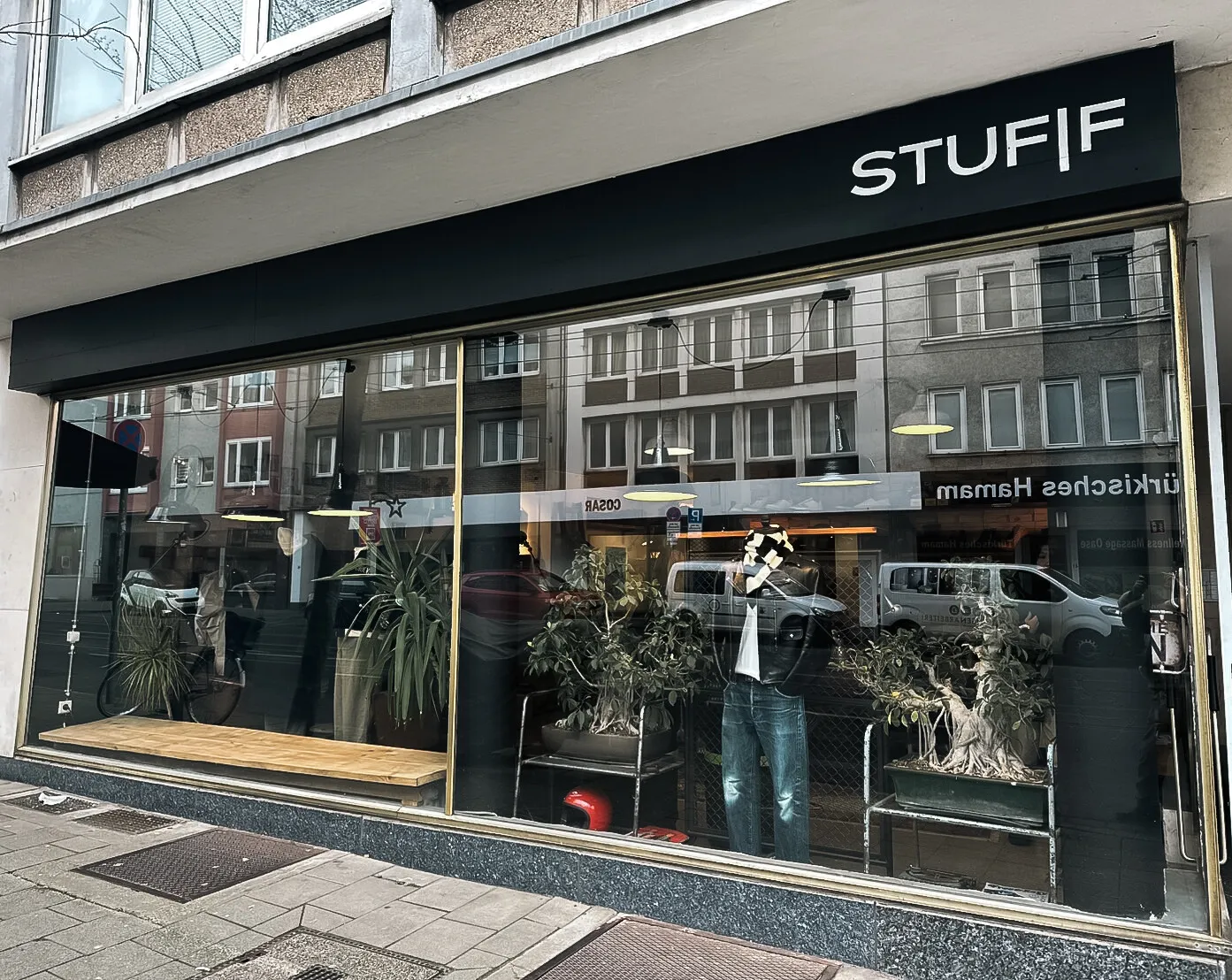 stuf | f exterior